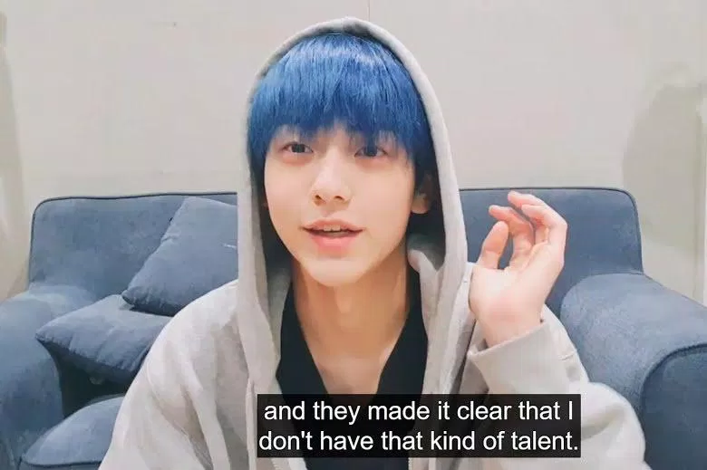 “Ba mẹ nói rằng mình đã bị lừa khi chỉ xem những biểu hiện bên ngoài của các nghệ sĩ, và đó không phải là một con đường dễ dàng. Họ đã nói rõ rằng mình không có loại tài năng đó. Hai người đã nói vậy để khiến mình phải bỏ cuộc ”. “Ba mẹ nói rằng mình đã bị lừa khi chỉ xem những biểu hiện bên ngoài của các nghệ sĩ, và đó không phải là một con đường dễ dàng. Họ đã nói rõ rằng mình không có loại tài năng đó. Hai người đã nói vậy để khiến mình phải bỏ cuộc ”.