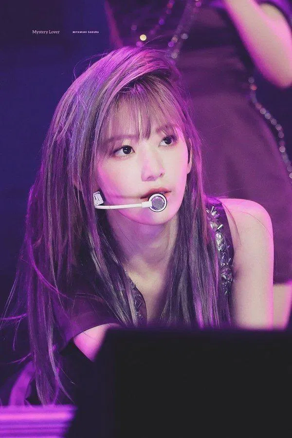 Ảnh fansite huyền thoại của Sakura IZ*ONE (Ảnh: Twitter)