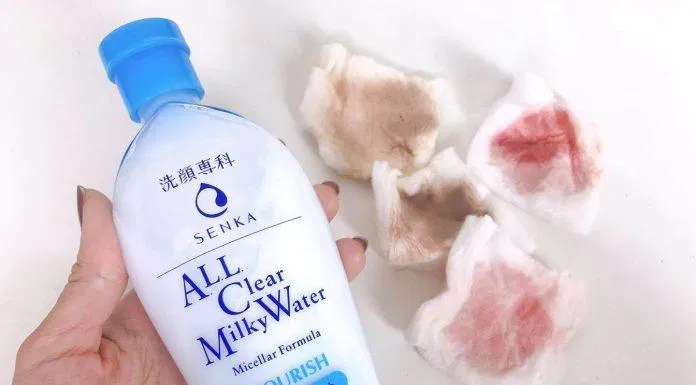 Ngoài khả năng tẩy trang, nước sữa tẩy trang 2 lớp Senka All Clear Milky Water còn giúp nuôi dưỡng làn da từ sâu bên trong (Nguồn: Internet).