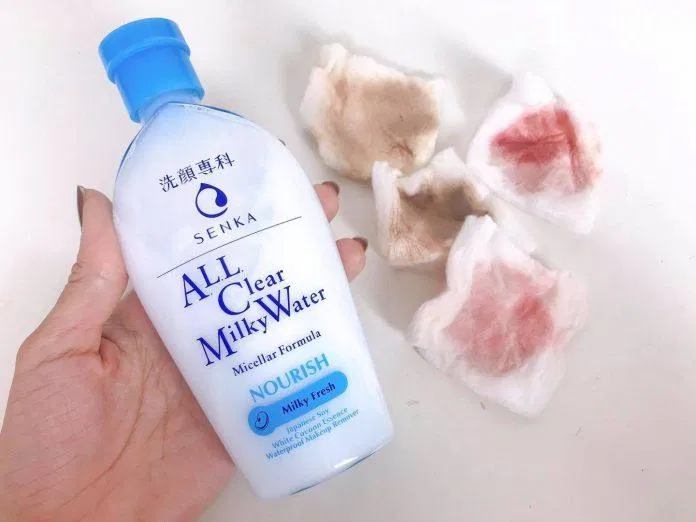 Ngoài khả năng tẩy trang, nước sữa tẩy trang 2 lớp Senka All Clear Milky Water còn giúp nuôi dưỡng làn da từ sâu bên trong (Nguồn: Internet).