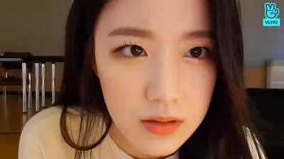 Shuhua ((G) I-DLE) tổ chức các buổi live-stream thú vị. (Nguồn: Internet)