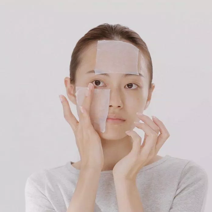 Tận dụng toner như một bước lotion mask cấp ẩm thêm cho da (Nguồn: Internet).