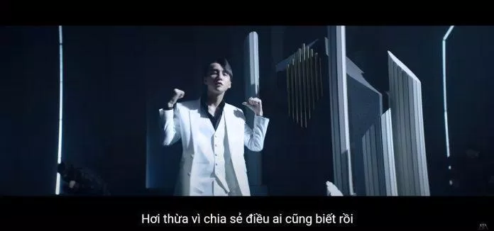 Hình ảnh Sơn Tùng bắn rap trong MV mới