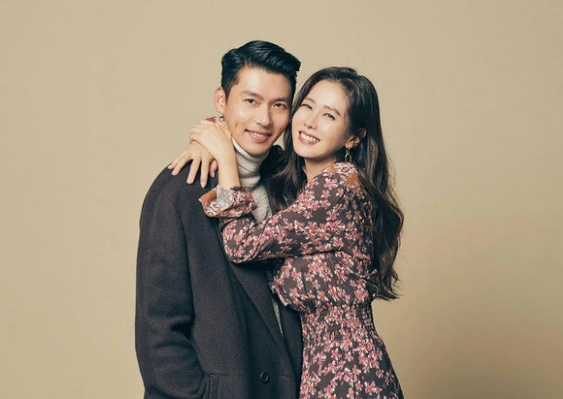 Son Ye Jin bên người yêu điển trai Hyun Bin. (Nguồn: Internet)