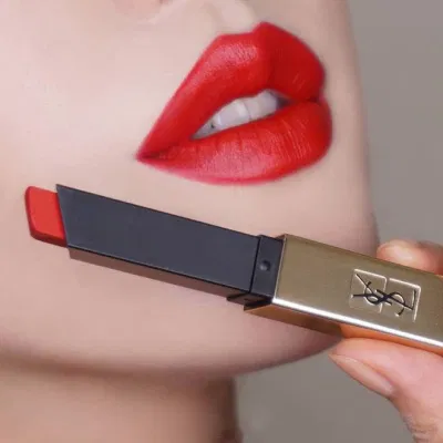 Màu son mang lại cảm giác căng mọng như trái cà chua chín. (Nguồn: Internet).