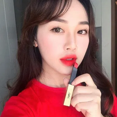 Màu son mang lại cảm giác trẻ trung, làm bừng sáng khuôn mặt. (nguồn: internet)