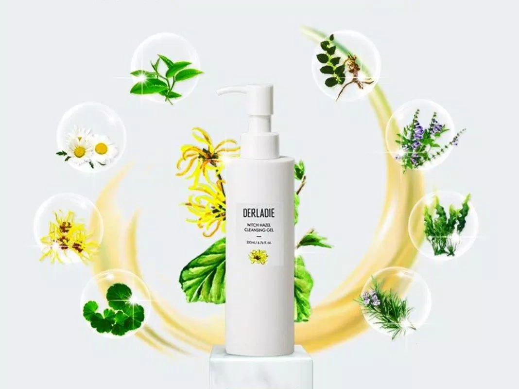 Sữa rửa mặt chiết xuất cây phỉ Derladie Witch Hazel Cleansing Gel có nhiều thành phần là tinh chất được chiết xuất từ tự nhiên (ảnh: internet)