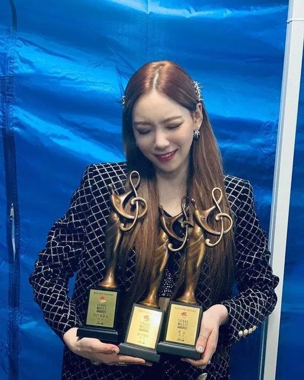 Taeyeon là nghệ sĩ solo đầu tiên nhận được Daesang. (Ảnh: Internet)