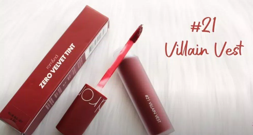 Thiết kế cọ dễ viền môi (Nguồn: BlogAnChoi)