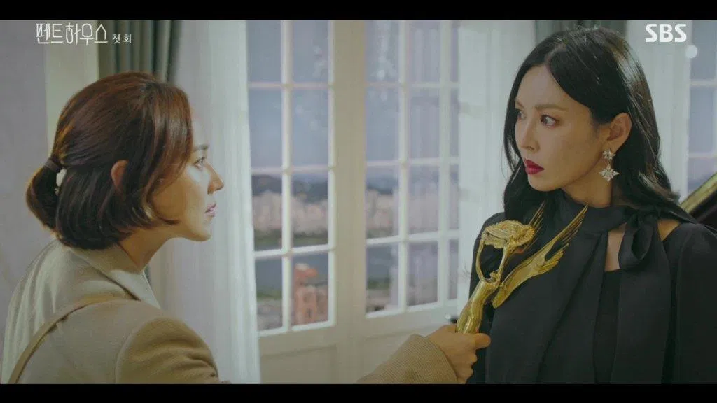 Những mấu thuẫn dần được đẩy đến cao trào khiến bộ phim ngày càng hấp dẫn và thu hút (ảnh: internet)