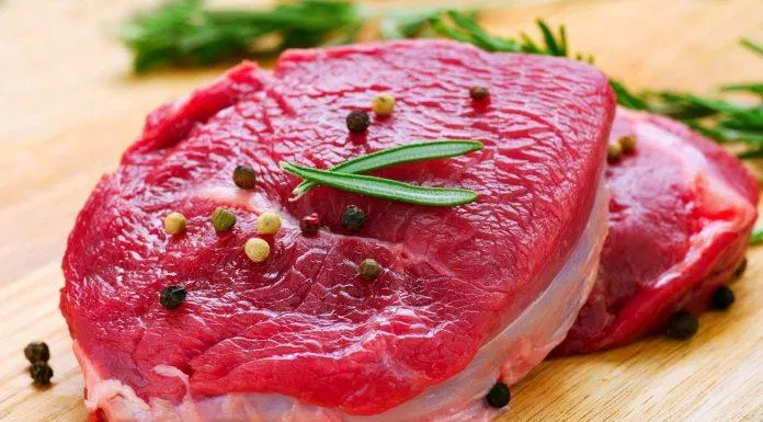 Thịt bò là nguồn cung cấp protein dồi dào, giúp tăng cường bồi bổ sức khỏe (Ảnh: Internet). Thịt bò là nguồn cung cấp protein dồi dào, giúp tăng cường bồi bổ sức khỏe (Ảnh: Internet).