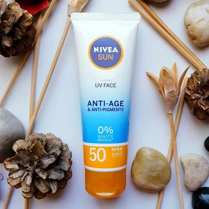 Kem chống nắng hóa học Nivea UV Face Shine Control có nhiều thành phần chống tia UV cực tốt (Nguồn: Internet)