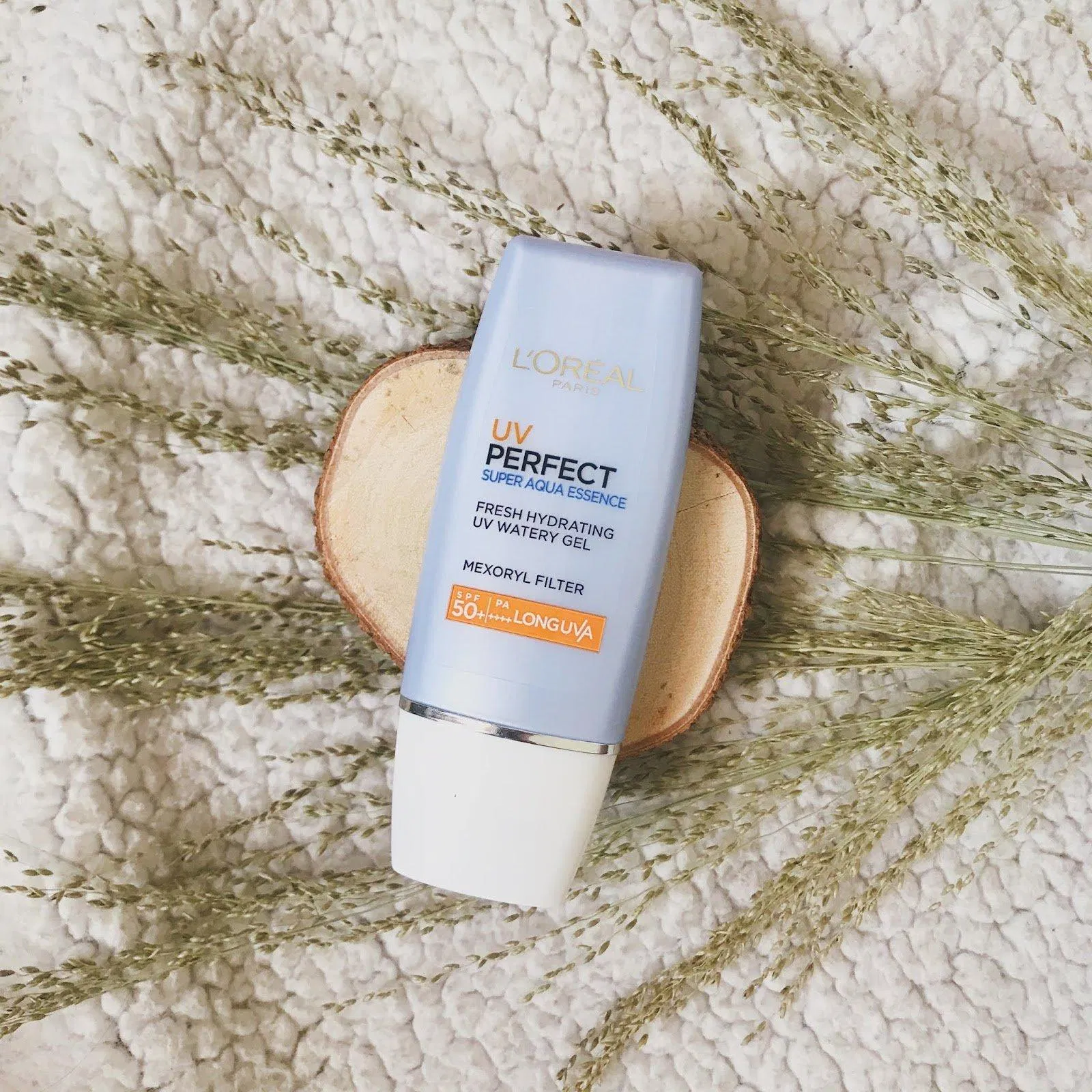 Kem chống nắng L'oréal UV Perfect Super Aqua Essence SPF 50+ PA ++++ (Nguồn: Internet).