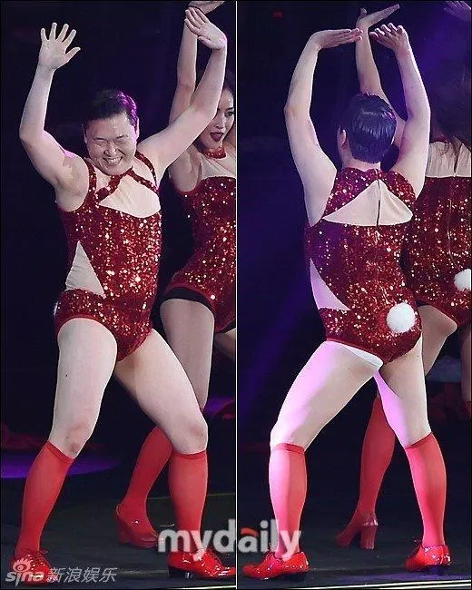 Bộ Jumpsuit của PSY thực sự gây phản cảm Bộ Jumpsuit của PSY thực sự gây phản cảm