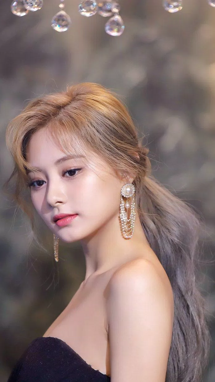 Tzuyu với vẻ ngoài xinh đẹp cùng xuất thân giàu có khiến bao người ghen tị (Nguồn: Internet). Tzuyu với vẻ ngoài xinh đẹp cùng xuất thân giàu có khiến bao người ghen tị (Nguồn: Internet).