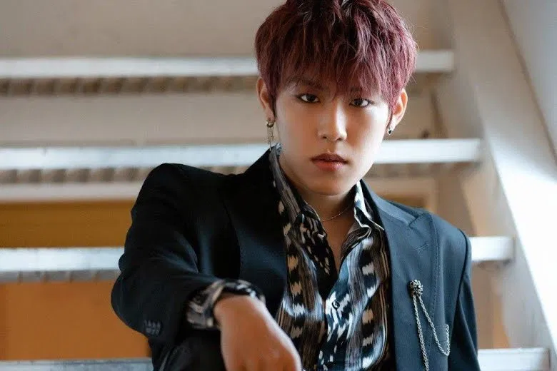 Woojin (AB6IX) gây ấn tượng với cư dân mạng bởi đường nét hoàn hảo và đôi lông mày dày. (Nguồn: Internet)
