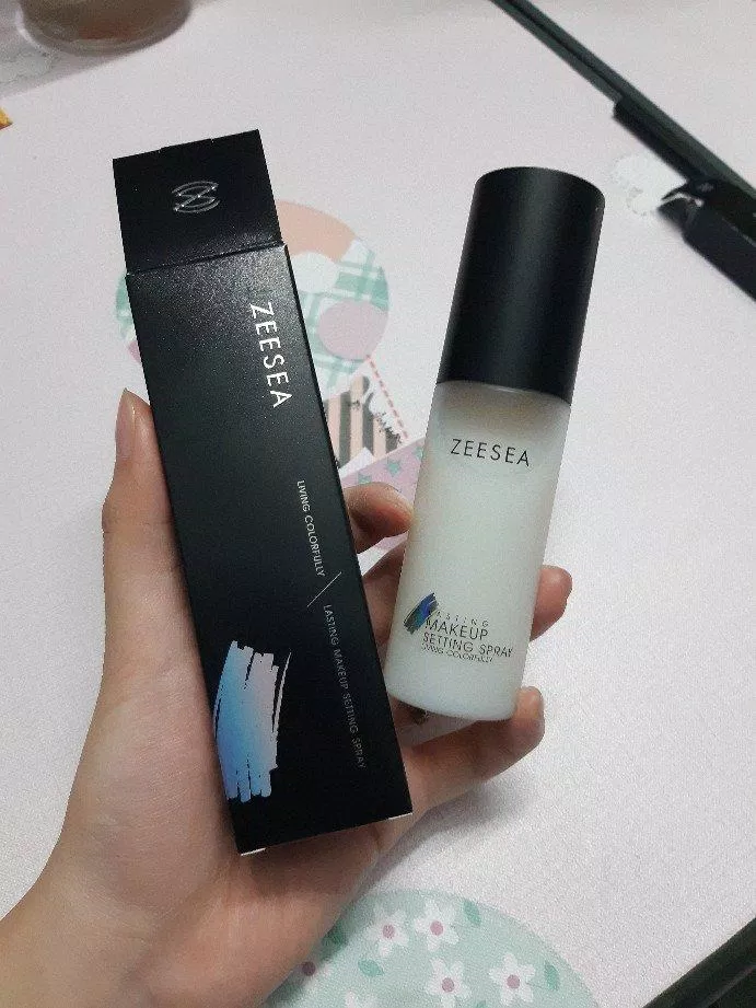 Review Xịt Trang điểm Zeesea Giúp Lớp Makeup Bám Màu Lâu Trôi Bloganchoi