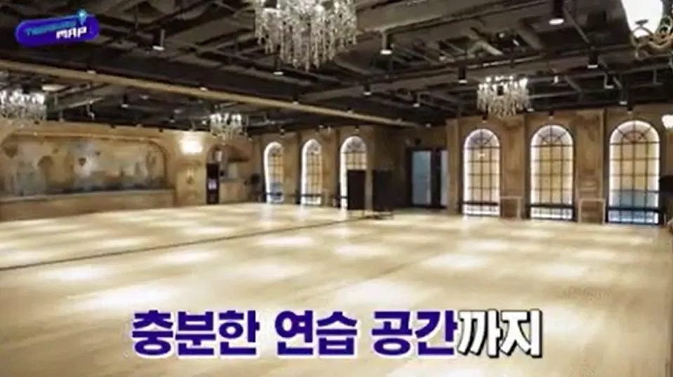 Phòng tập của BLACKPINK (Ảnh: YouTube)