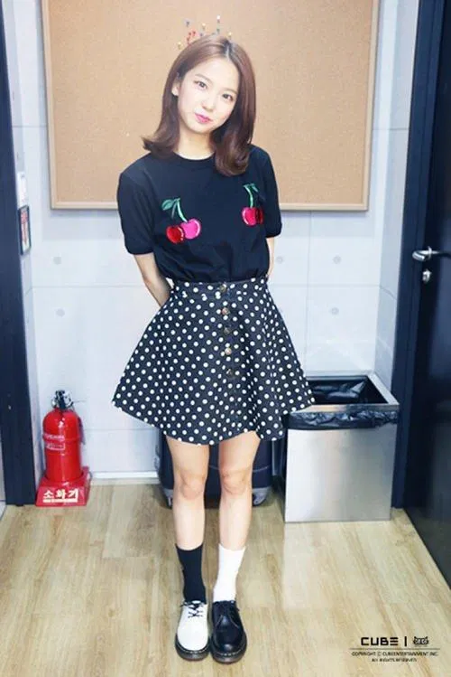 Yujin (CLC) khiến mọi người ghen tỵ vì thân hình mảnh mai. (Nguồn: Internet)