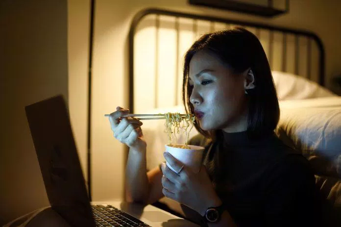 Ăn đêm không tốt cho cơ thể. (Nguồn: Internet) Ăn đêm không tốt cho cơ thể. (Nguồn: Internet)