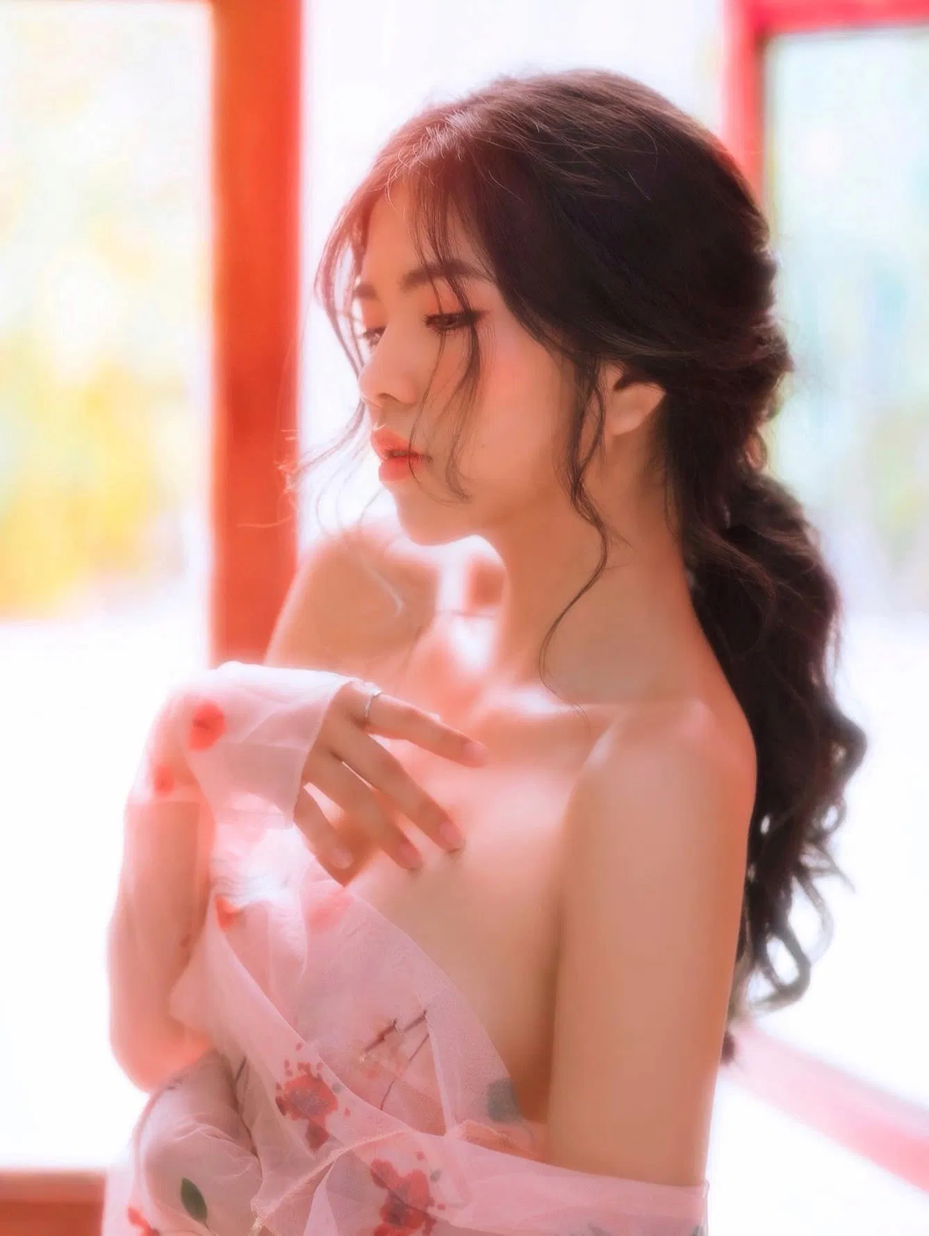 Khó để rời mắt khỏi nhan sắc này (ảnh: Internet).