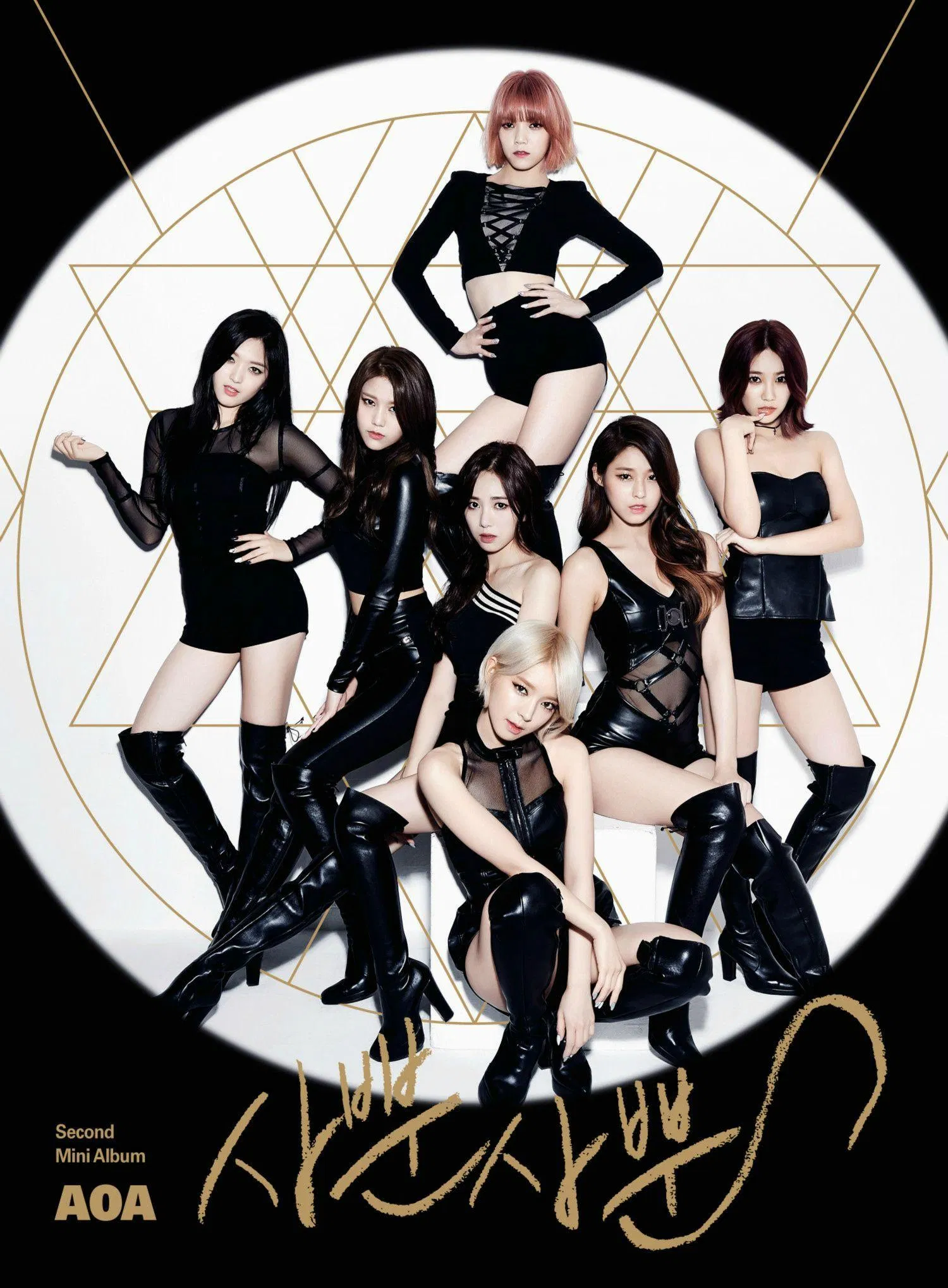 Hình ảnh những "cô mèo" AOA trong MV Like A Cat (Ảnh: Internet)
