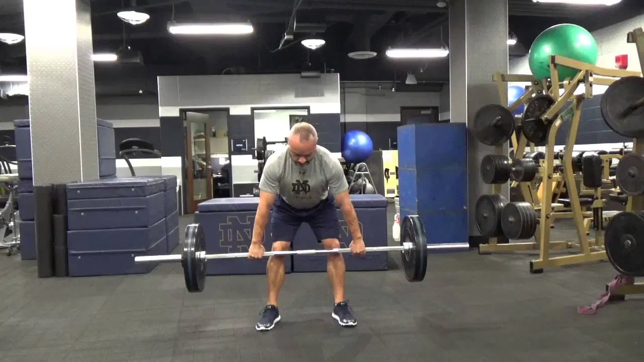 Đây là bài tập khá "nguy hiểm" cho phần lưng dưới nên hãy luôn nhớ thực hiện đúng kỹ thuật nhé (Ảnh: Internet). Đây là bài tập khá "nguy hiểm" cho phần lưng dưới nên hãy luôn nhớ thực hiện đúng kỹ thuật nhé (Ảnh: Internet).