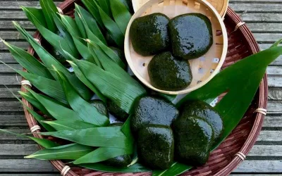 Hương vị bánh ngải khiến tôi ăn là nghiện ngay lần đầu tiên Hương vị bánh ngải khiến tôi ăn là nghiện ngay lần đầu tiên