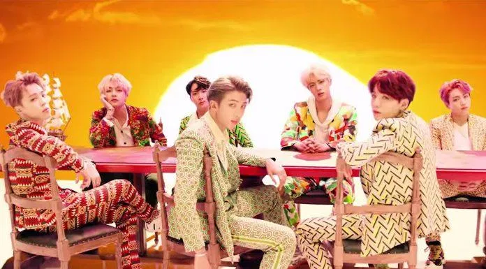 Với thành tích của IDOL, BTS trở thành nghệ sĩ đầu tiên sở hữu 5 MV đạt 15 triệu lượt thích trên YouTube (Ảnh: Internet)