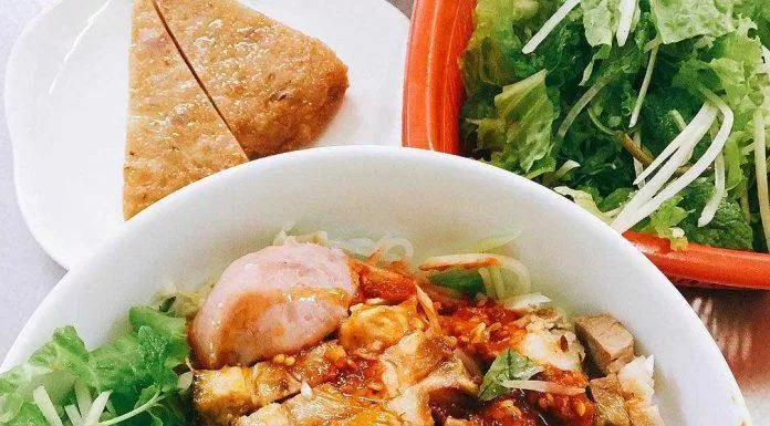 Một món ăn đậm đà hương vị mắm nêm, khiến bao thực khách phải "tương tư" khi nhớ đến (Nguồn: Internet).