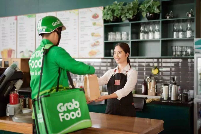 Các dịch vụ giao hàng giúp chúng ta tiết kiệm được rất nhiều thời gian đê làm việc khác (Ảnh: Internet). Các dịch vụ giao hàng giúp chúng ta tiết kiệm được rất nhiều thời gian đê làm việc khác (Ảnh: Internet).