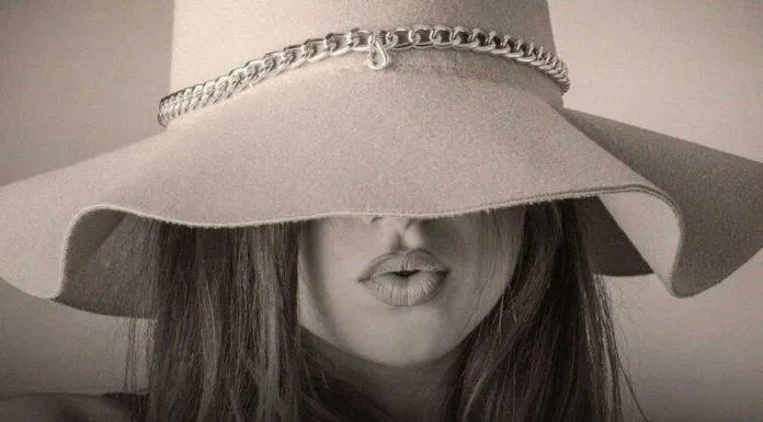 Câu nói hay về phụ nữ mạnh mẽ. (Ảnh: Internet)