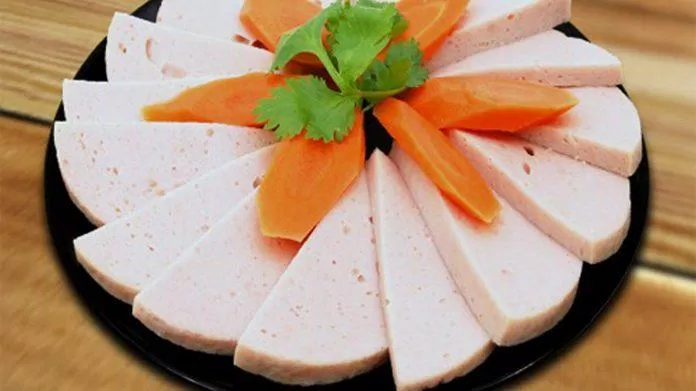 Giò là món ăn truyền thống trong mâm cơm ngày Tết. (Nguồn: Internet) Giò là món ăn truyền thống trong mâm cơm ngày Tết. (Nguồn: Internet)