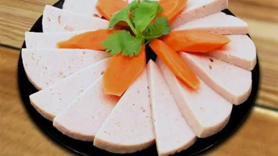 Giò là món ăn truyền thống trong mâm cơm ngày Tết. (Nguồn: Internet) Giò là món ăn truyền thống trong mâm cơm ngày Tết. (Nguồn: Internet)