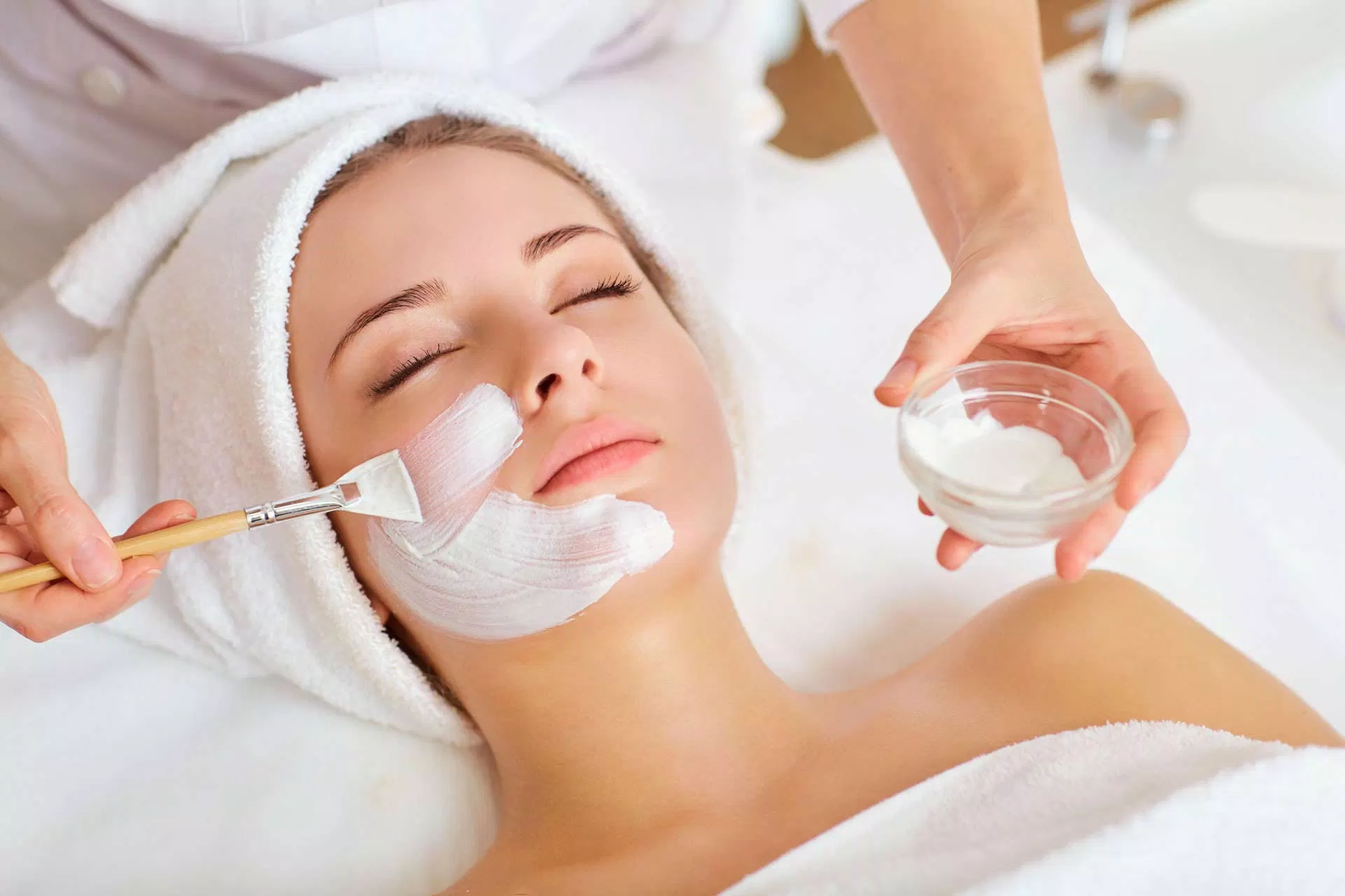 Đến Spa da bạn sẽ được chăm sóc kỹ càng bằng các thiết bị chuyên dụng (Nguồn: Internet).