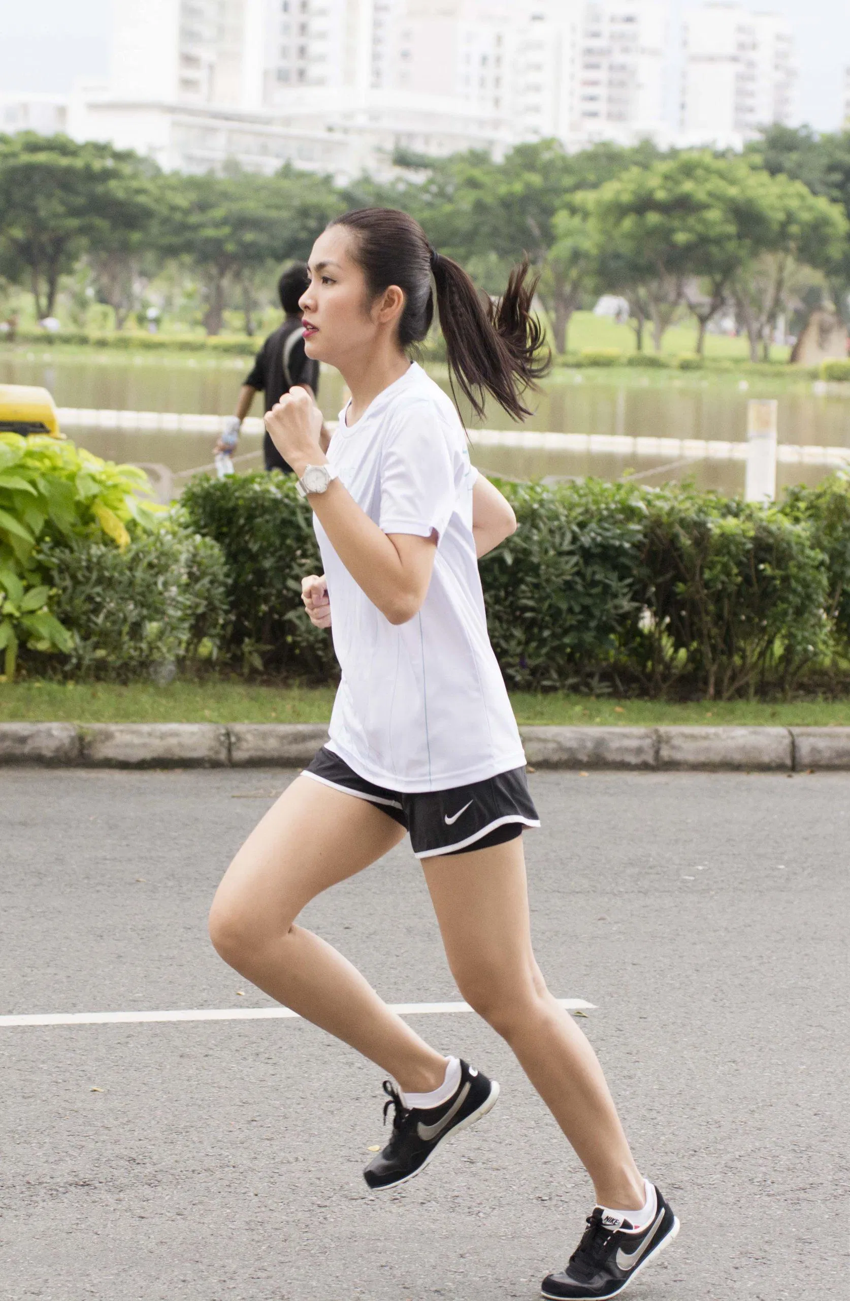 Hít thở đều đặn theo nhịp giúp bạn chạy được bền hơn (Ảnh: Internet). Hít thở đều đặn theo nhịp giúp bạn chạy được bền hơn (Ảnh: Internet).