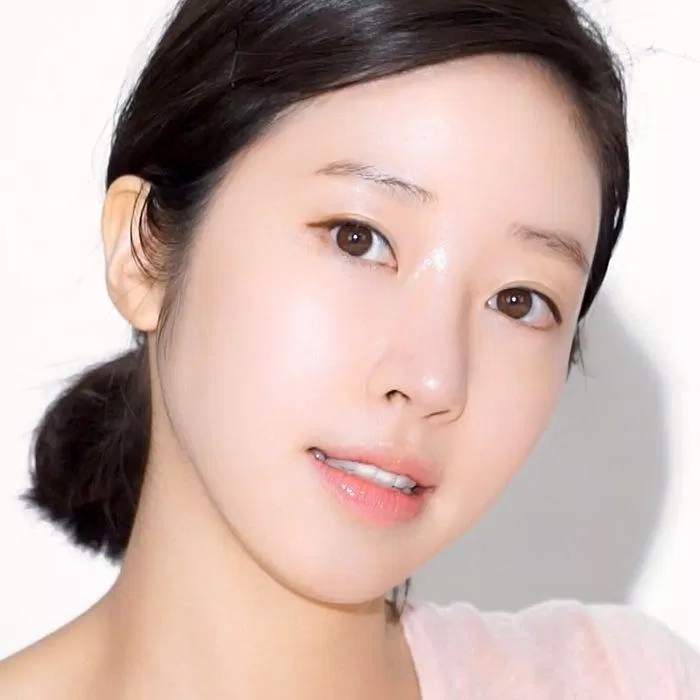 Serum là một sản phẩm dưỡng da có nhiều công dụng giúp nuôi dưỡng làn da khỏe từ bên trong và căng bóng, tươi trẻ bên ngoài. (ảnh: internet)