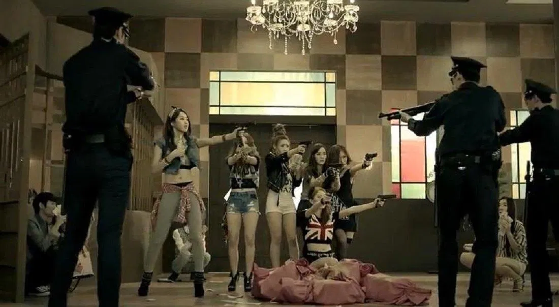 Mr. BangBang tuy lấy đề tài cướp ngân hàng nhưng lại mang đến hình ảnh vui tươi và trong sáng (Ảnh: Internet)