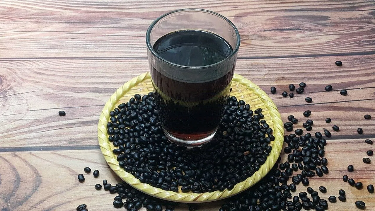 Nước đậu đen giàu chất xơ, protein và nhiều dưỡng chất tốt cho sức khỏe. (Nguồn: Internet) Nước đậu đen giàu chất xơ, protein và nhiều dưỡng chất tốt cho sức khỏe. (Nguồn: Internet)