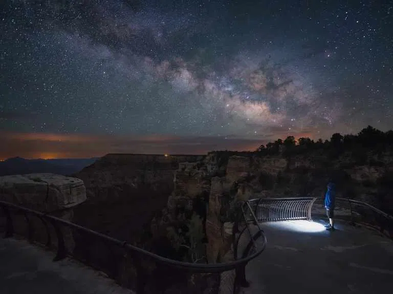 Grand Canyon không chỉ có "đất", mà còn có cả "trời" vô cùng tráng lệ (Ảnh: Internet). Grand Canyon không chỉ có "đất", mà còn có cả "trời" vô cùng tráng lệ (Ảnh: Internet).