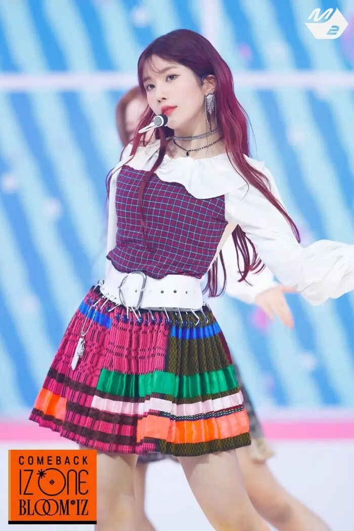 Dù sở hữu thân hình cân đối song chiều cao trên hồ sơ chính thức của trưởng nhóm IZ*ONE chỉ vỏn vẹn 1m60. (Nguồn: Internet)