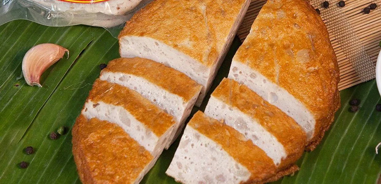 Một miếng giò chả Ước Lễ sẽ làm bữa ăn ngày Tết thêm đậm đà (Nguồn: Internet).