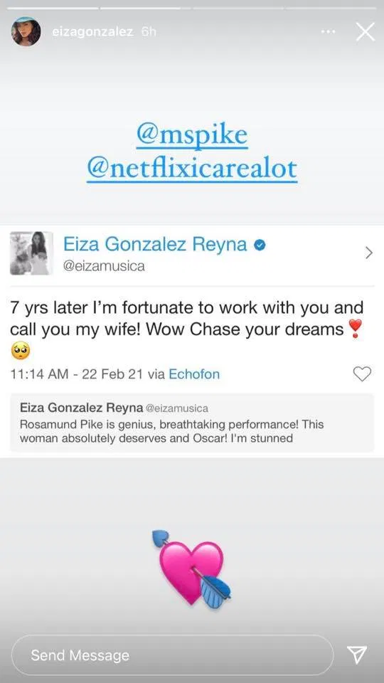 Bằng chứng về fangirl chân chính có ngày được làm việc cùng thần tượng. (Ảnh: Internet)