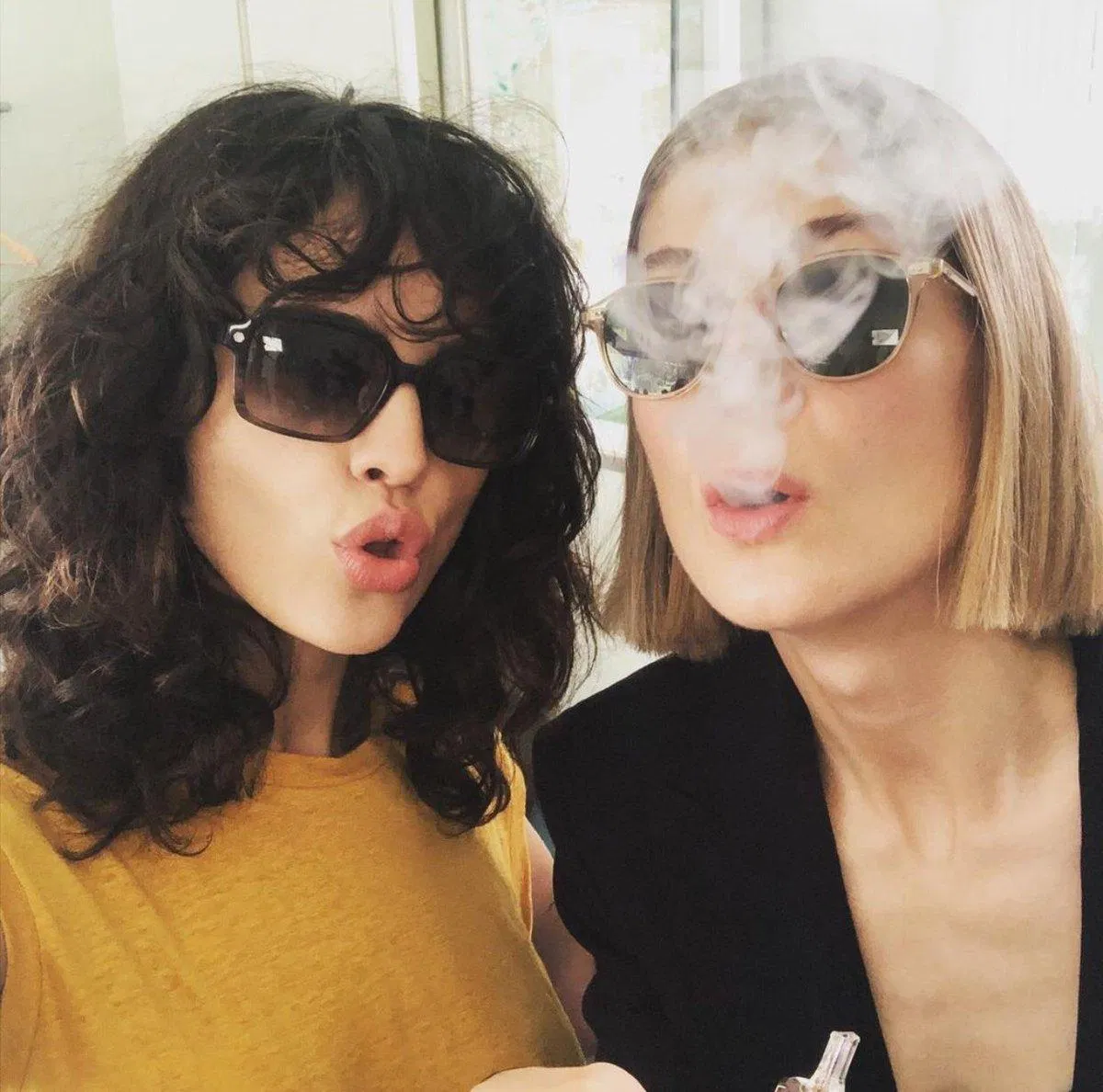 Ảnh hậu trường siêu lầy lội của cặp đôi. (Ảnh: Internet)