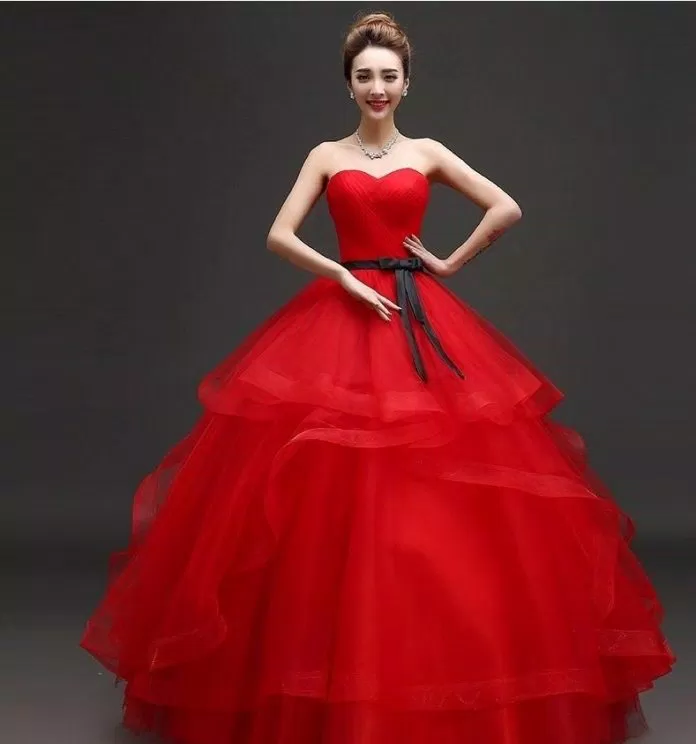 Hình ảnh váy cưới đẹp màu đỏ (Ảnh: Internet)