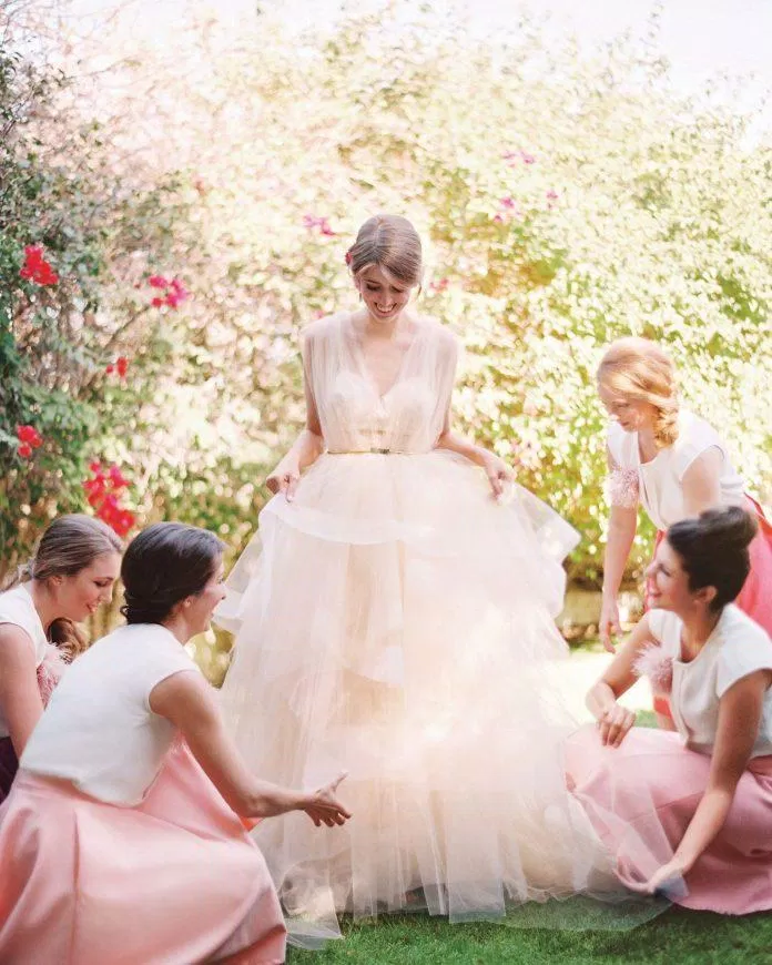 Hình ảnh váy cưới đẹp màu hồng (Ảnh: Internet)