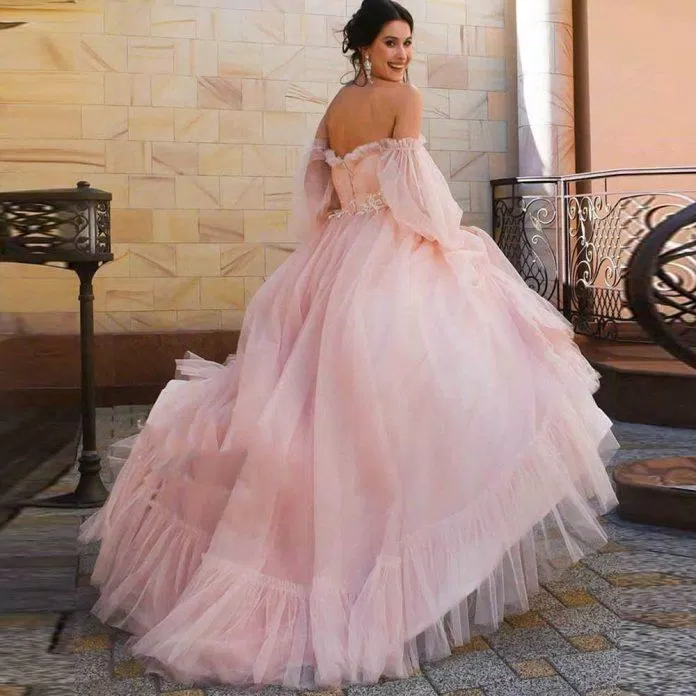Hình ảnh váy cưới đẹp màu hồng (Ảnh: Internet)
