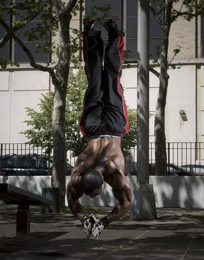 Nếu bạn muốn kiểm tra khả năng giữ thăng bằng và cảm nhận cơ thể thì đây là bài test tuyệt vời đấy (Ảnh: Internet). Nếu bạn muốn kiểm tra khả năng giữ thăng bằng và cảm nhận cơ thể thì đây là bài test tuyệt vời đấy (Ảnh: Internet).