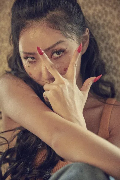 Thành viên MAMAMOO có vẻ ngoài và phong cách biểu diễn đặc biệt hiếm khi cần được hỗ trợ bằng các phụ kiện outfit. (Nguồn: Internet)