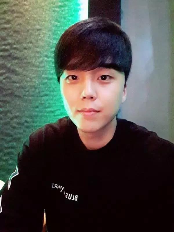 Jihoon - người từng thực tập chung với BTS (Nguồn: Internet)